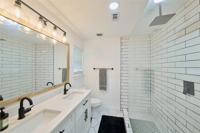 Building Photo - 3607 Hickory Hill Ln