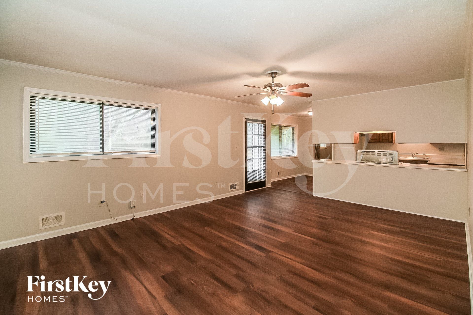 Building Photo - 1592 Envoy Pl