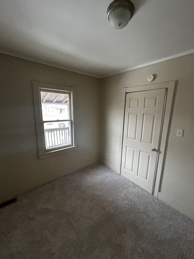 Building Photo - Cozy 2 Bed 1 Bath home