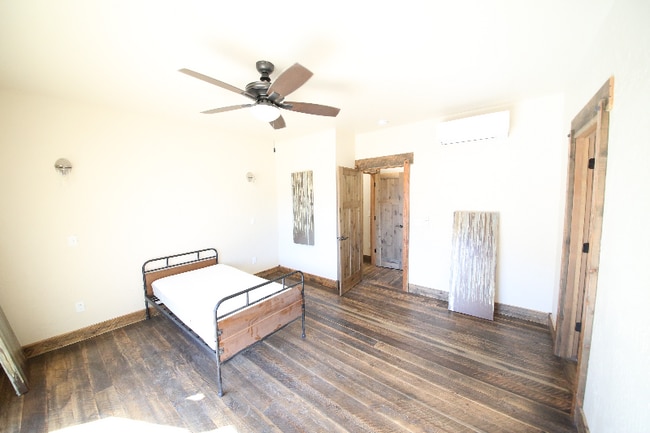 Building Photo - 751 Sun Pillar Loop