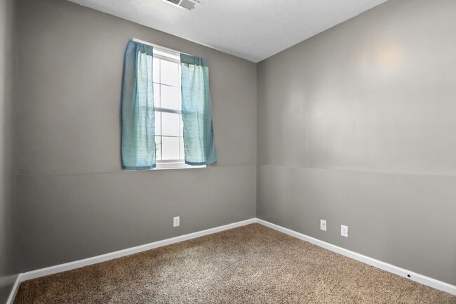 Building Photo - 2200 Trophy Trce