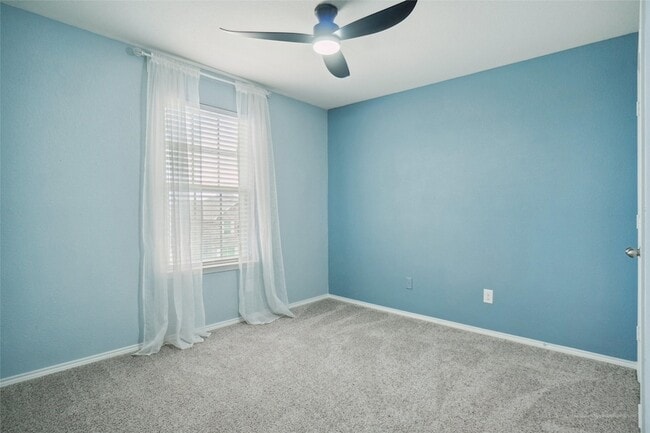 Building Photo - 5817 Fir Tree Ln
