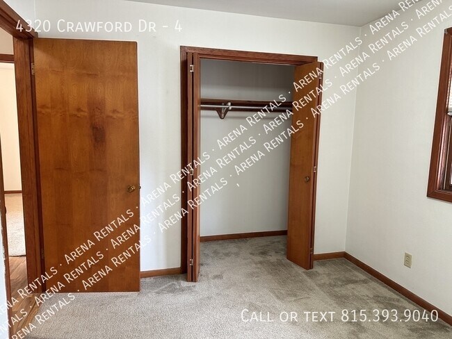 Building Photo - 4320 Crawford Dr