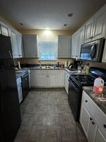 Building Photo - 316 W 31st St