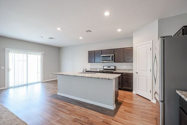Building Photo - Home in Litchfield Park at Canyon Views! 5...