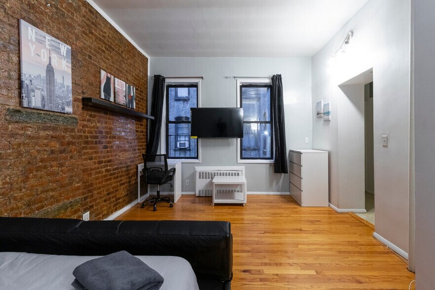 Building Photo - 1789 1st Ave