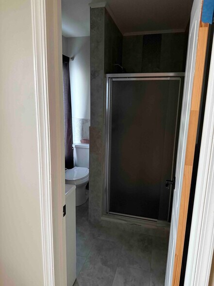 Building Photo - 251 Silleck St