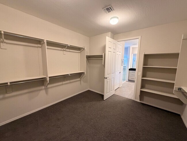 Building Photo - 2 Bed 2 Bath + Den Long-Term Rental in Anthem at Merrill Ranch!
