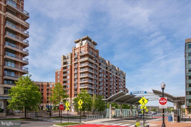 Building Photo - 3600 S Glebe Rd