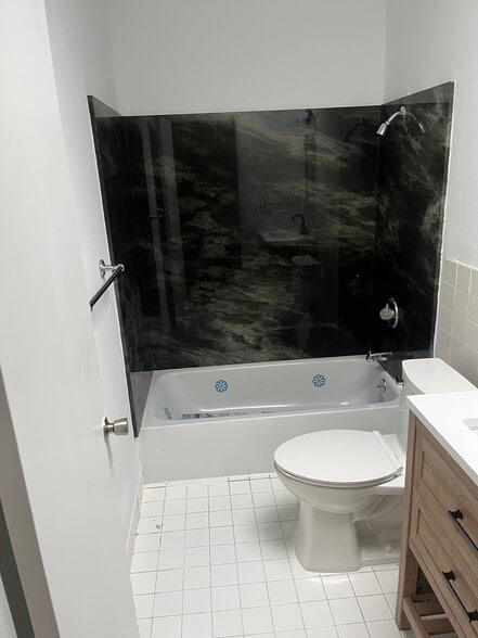 Building Photo - 1418 Rhode Island St