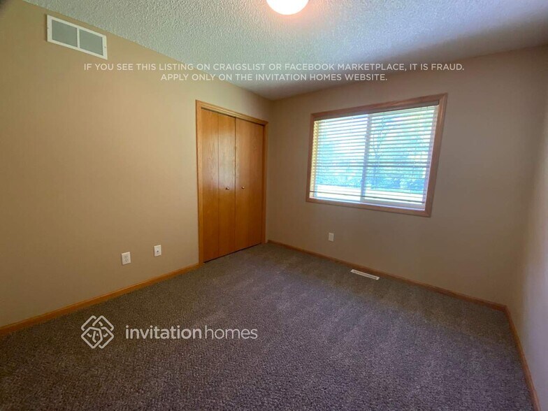 Building Photo - 336 Brady St