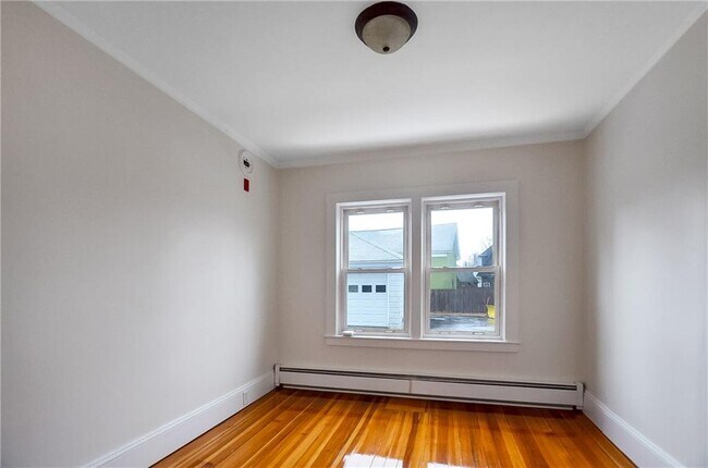 Building Photo - 292 Pleasant St