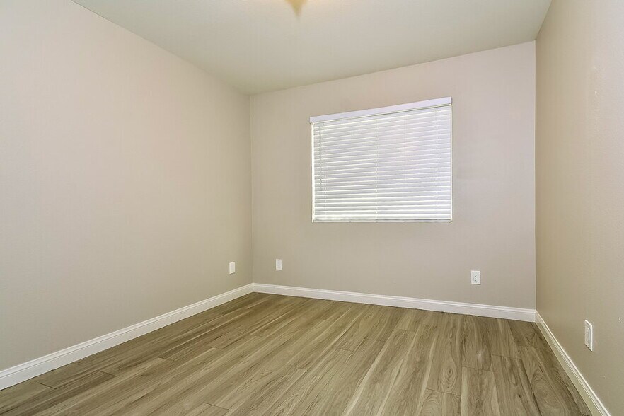 Building Photo - 5533 Soft Whispers St