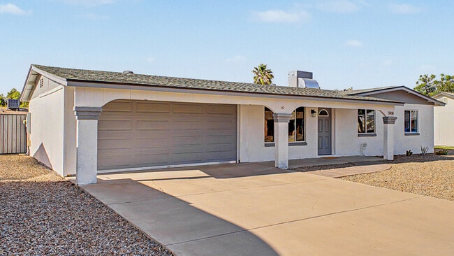 Building Photo - 3430 E Poinsettia Dr