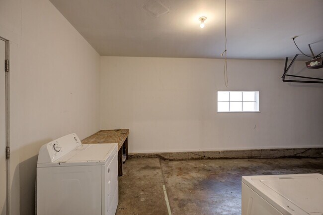 Building Photo - 1332 Kansas St