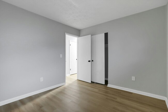 Building Photo - 1634 S James Rd