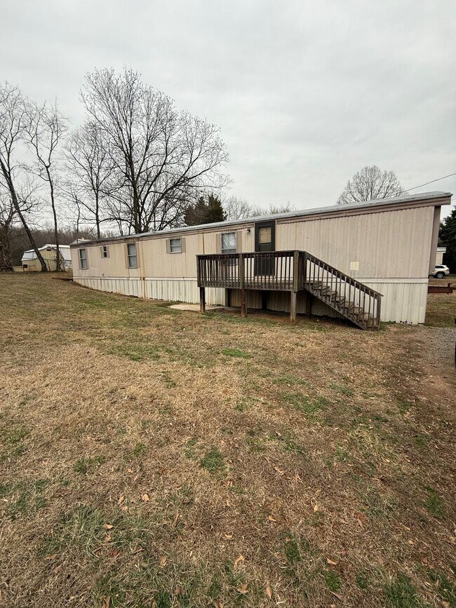 Building Photo - Mobile Home For Rent