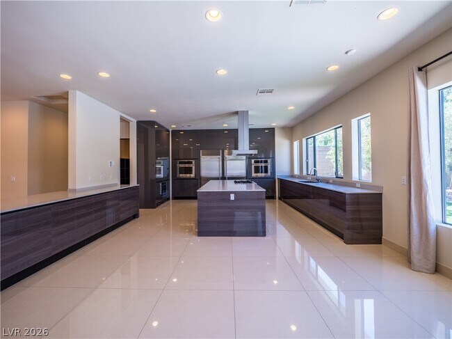 Building Photo - 7447 Yonie Ct