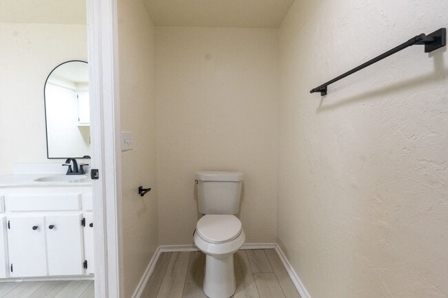 Building Photo - Moore Rent to Own Home!