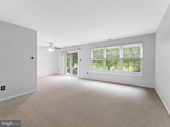 Building Photo - 5 Larkspur Ct