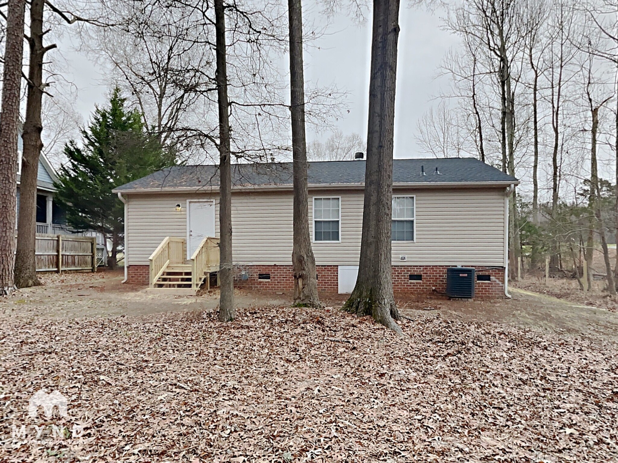 Building Photo - 2208 Shalimar Dr