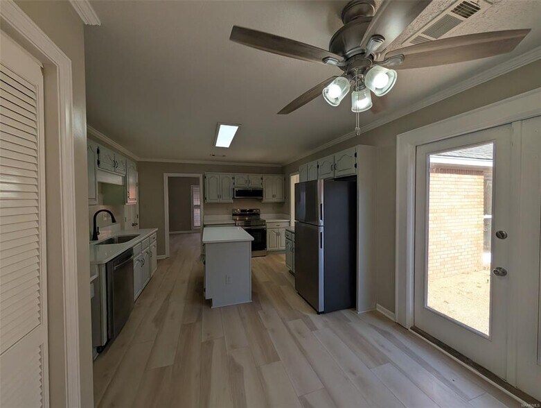 Building Photo - 1649 Prairie Ln