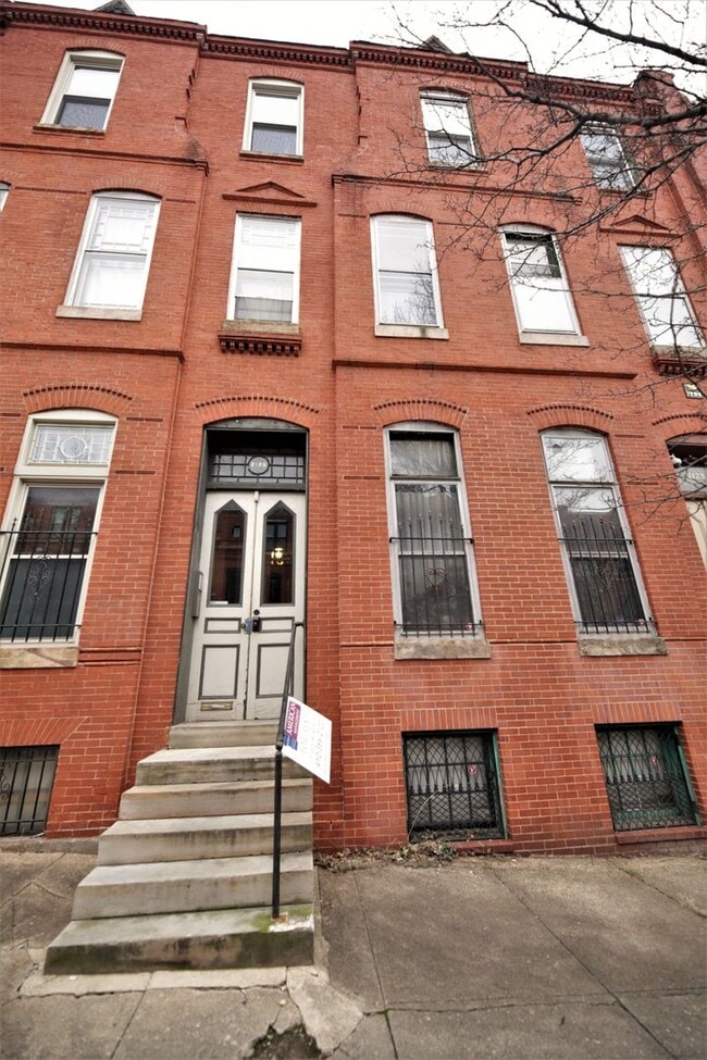 Building Photo - 2125 St Paul St