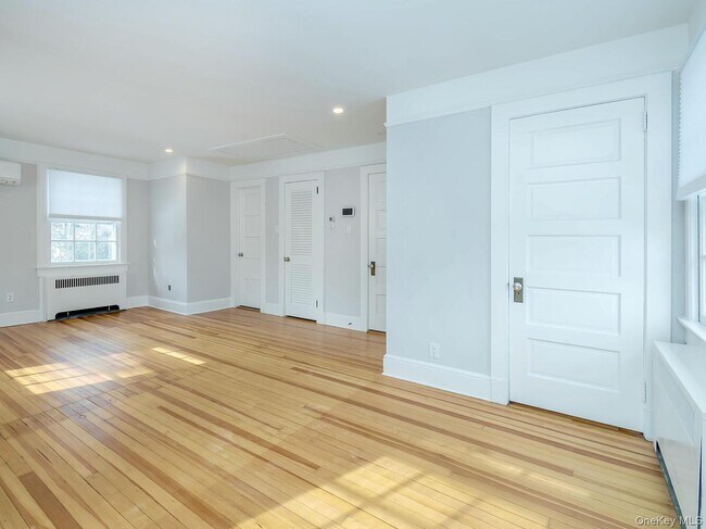 Building Photo - 7 Kissam Ln