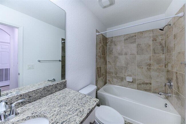 Building Photo - 14091 Heritage Landing Blvd