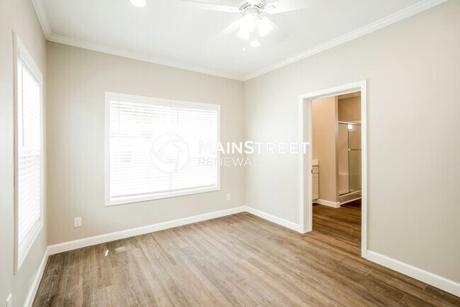 Building Photo - 3 Bedroom Pet-Friendly Home in St. Petersburg, FL with Main Street Renewal