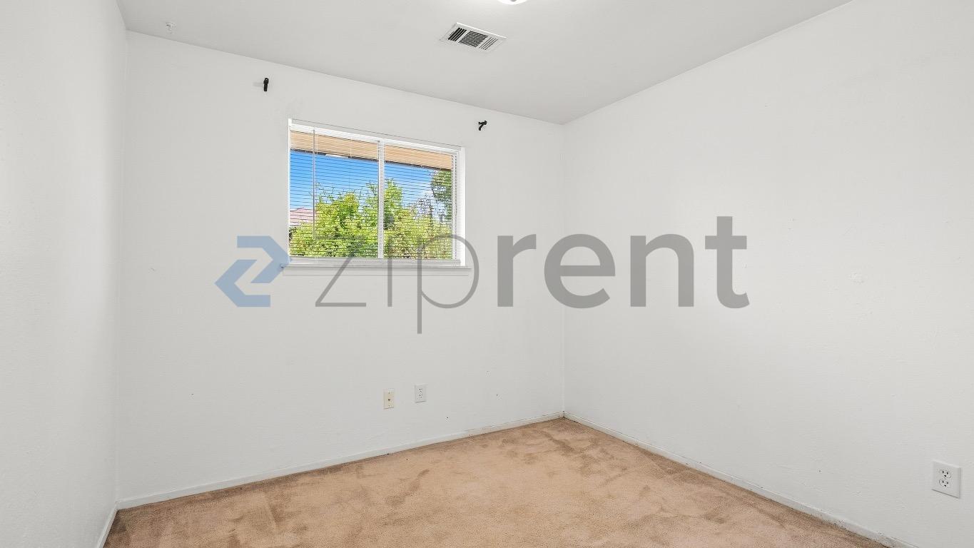 Building Photo - Unit