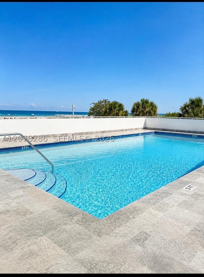 Building Photo - 401 Ocean 325