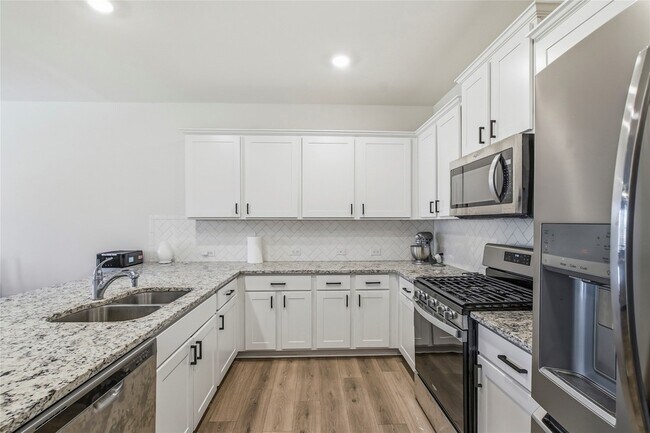 Building Photo - 1540 Princeton Dr