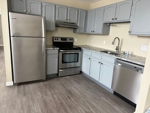 Building Photo - 40 S Cherry St