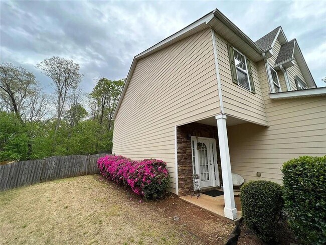 Building Photo - 1270 Red Cedar Trail