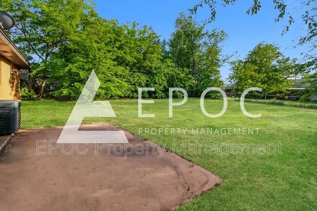 Building Photo - 5009 Brookdale Dr