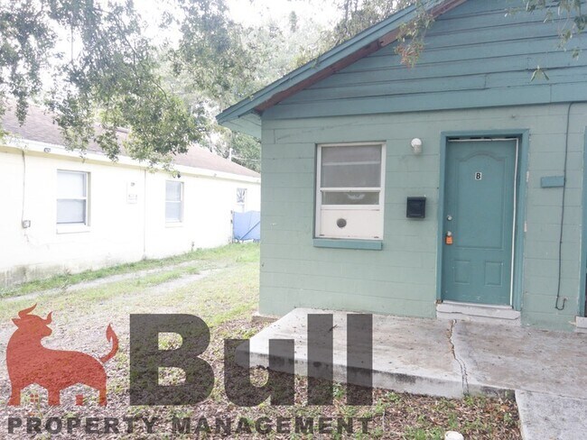 Building Photo - 905 W Anderson St