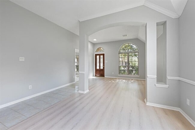Building Photo - 2618 Parkbriar Ln
