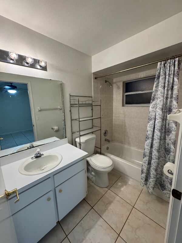 Building Photo - 2365 Harbor Town Dr