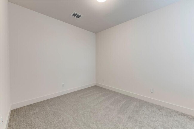 Building Photo - 1531 N Red Bud Ln