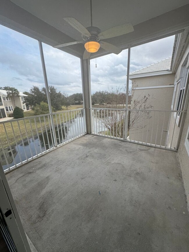 Building Photo - 3 BD / 2BA WATER VIEW CARRIAGE TOWNHOME