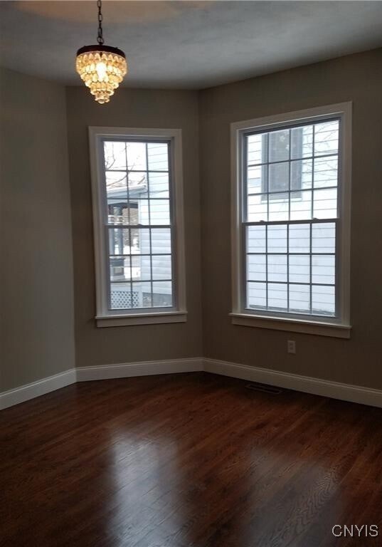 Building Photo - 1801 James St