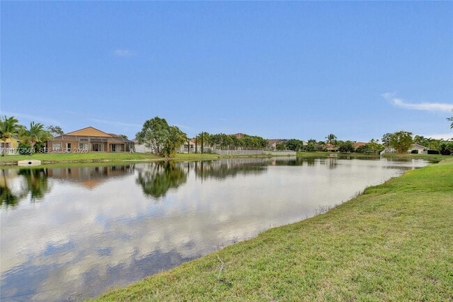 Building Photo - 751 SW 191st Ave