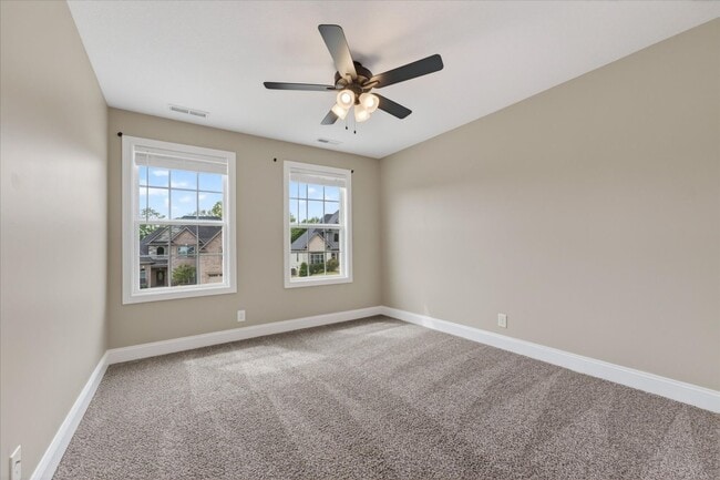 Building Photo - Pet Friendly Three Bedroom!