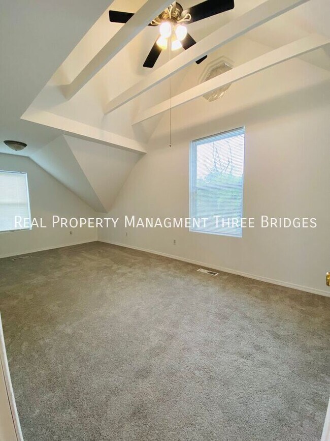 Building Photo - 1293 Purcell Ave
