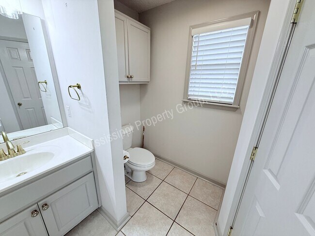 Building Photo - 3BR/2BA Home For Rent