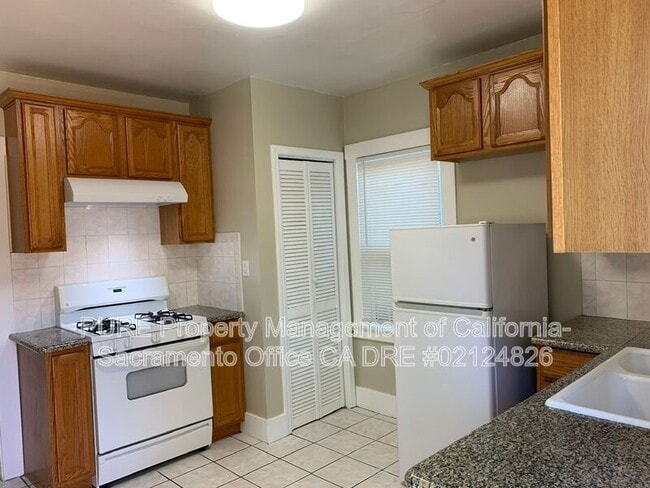 Building Photo - 1410 1/2 19th St