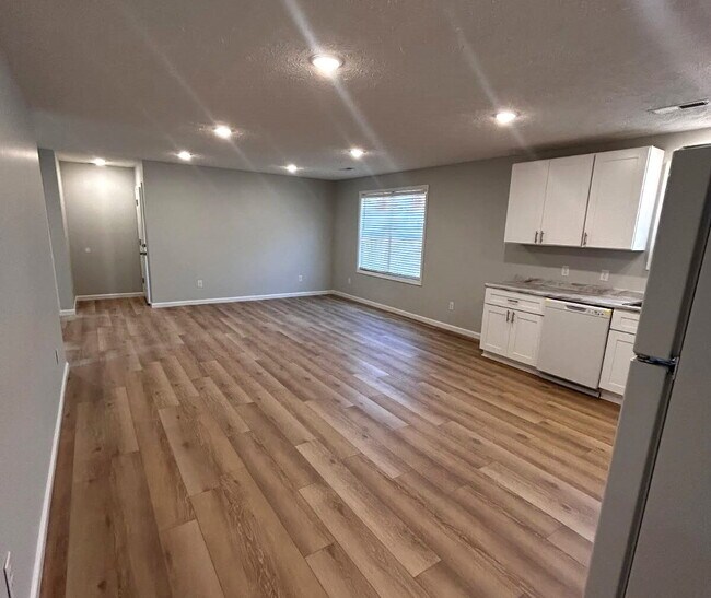 Building Photo - Charming 3-Bedroom House on Stallings Rd w...
