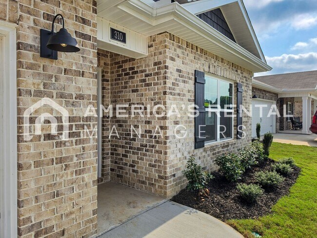 Building Photo - 310 Shellcracker Ln