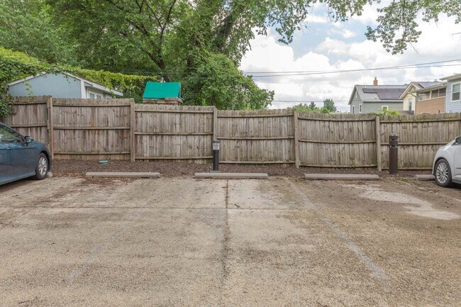 Building Photo - 1202 Jackson St NE